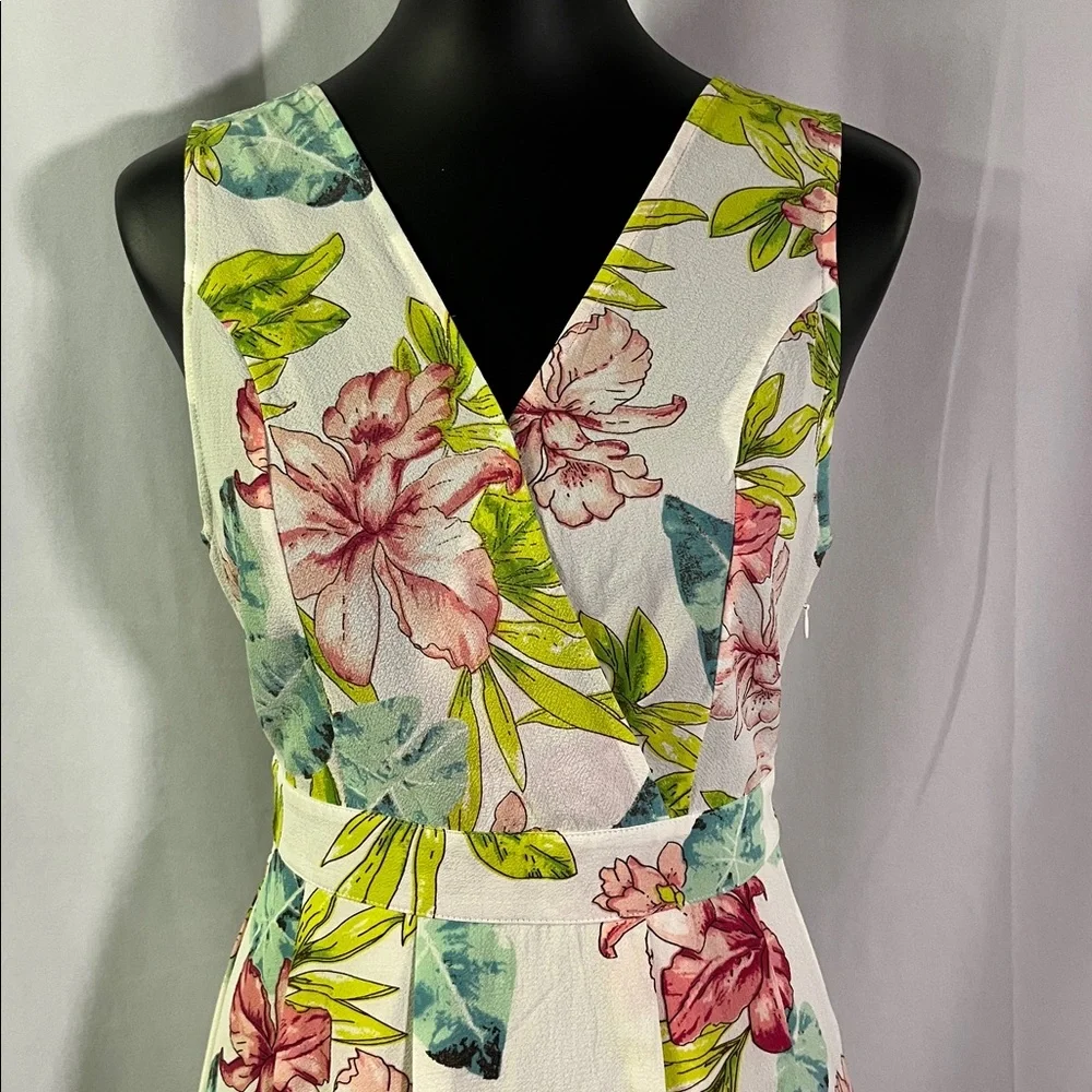 Entro White Multicolor Tropical Floral Print Sleeveless V-Neck A-Line Dress